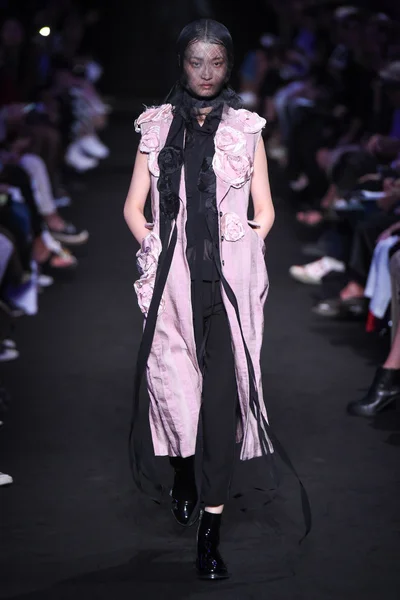 Look 18